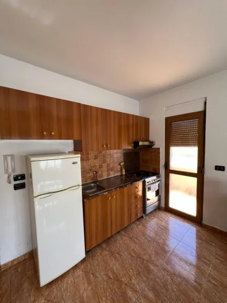 Tirane, jepet me qera apartament 1+1+Ballkon Kati 2, 87 m² 400 € (Zogu I Zi)