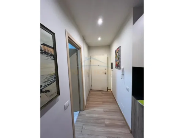 Tirane, jepet me qera apartament 2+1 Kati 4, 77 m² 800 € (Zogu I Zi)