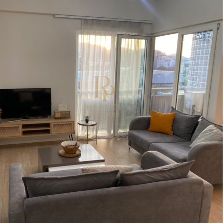 Tirane, jepet me qera apartament 2+1+Ballkon Kati 4, 128 m² 1.300 € (Rruga e Kosovareve)