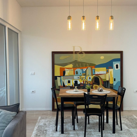 Tirane, jepet me qera apartament 2+1+Ballkon Kati 4, 128 m² 1.300 € (Rruga e Kosovareve)