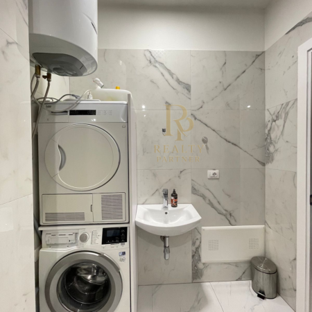 Tirane, jepet me qera apartament 2+1+Ballkon Kati 4, 128 m² 1.300 € (Rruga e Kosovareve)