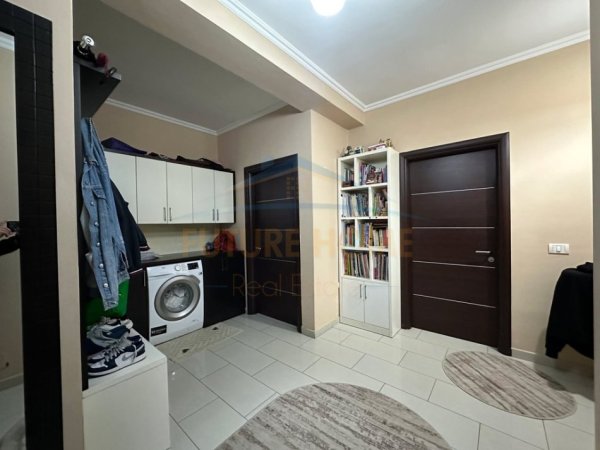 Tirane, shitet apartament 3+1 Kati 2, 139 m² 200.000 € (unaza e re)