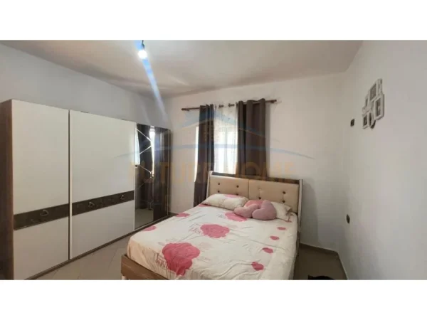 Tirane, jepet me qera apartament 2+1 Kati 2, 105 m² 400 € (Sanatorium)