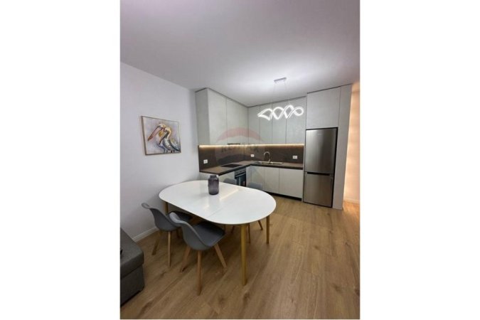 Tirane, jepet me qera apartament 2+1+Ballkon Kati 10, 83 m² 550 € (Tirana Golden Park 3)
