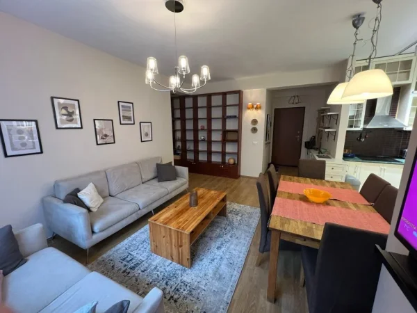 Tirane, jap me qera apartament 2+1+Ballkon Kati 2, 100 m² 750 € (PRANE KRISTAL CENTER)