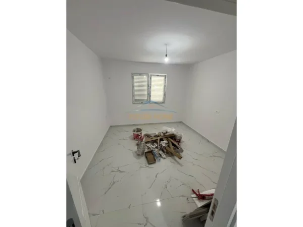 Tirane, jepet me qera apartament 2+1 Kati 1, 73 m² 650 € (Oxhaku)