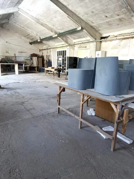 Tirane, jepet me qera magazine , 714 m² 5.100 € (5 Maji)