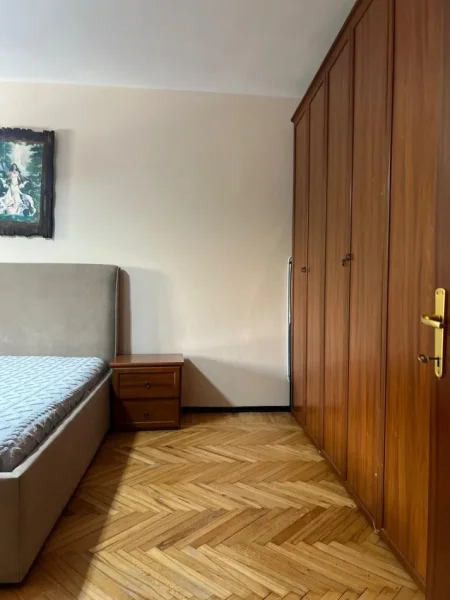 Tirane, jepet me qera apartament 2+1 Kati 3, 90 m² 650 € (MYSLYM SHYRI)
