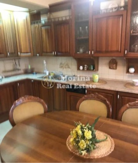 Tirane, jepet me qera apartament 2+1 Kati 7, 95 m² 800 € (Blloku)