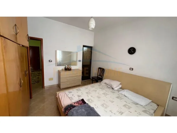 Tirane, jepet me qera apartament 2+1 Kati 2, 500 € (Qytet Studenti)