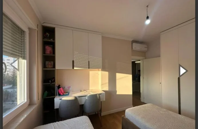Tirane, jepet me qera apartament 2+1+Aneks+Ballkon Kati 4, 110 m² 900 € (Rruga Fuat Toptani)