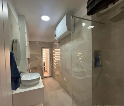 Tirane, jepet me qera apartament 2+1+Aneks+Ballkon Kati 4, 110 m² 900 € (Rruga Fuat Toptani)