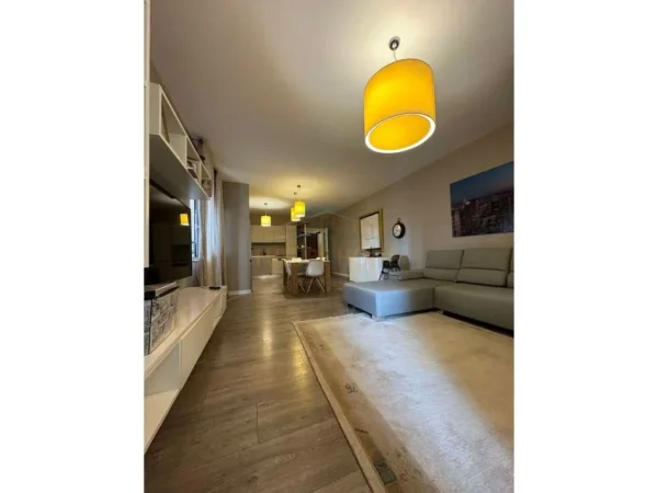 Tirane, jepet me qera apartament 2+1 Kati 5, 103 m² 1.500 € (Blloku)