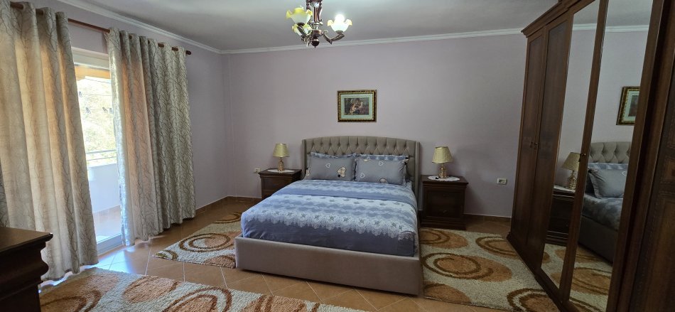 Tirane, jap me qera apartament duplex 3+1+Ballkon Kati 1, 100 m² 700 € (Selite)