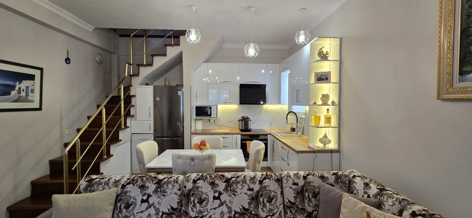 Tirane, jap me qera apartament duplex 3+1+Ballkon Kati 1, 100 m² 700 € (Selite)