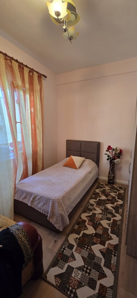 Tirane, jap me qera apartament duplex 3+1+Ballkon Kati 1, 100 m² 700 € (Selite)