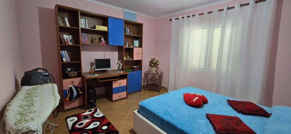 Tirane, jap me qera apartament duplex 3+1+Ballkon Kati 1, 100 m² 700 € (Selite)