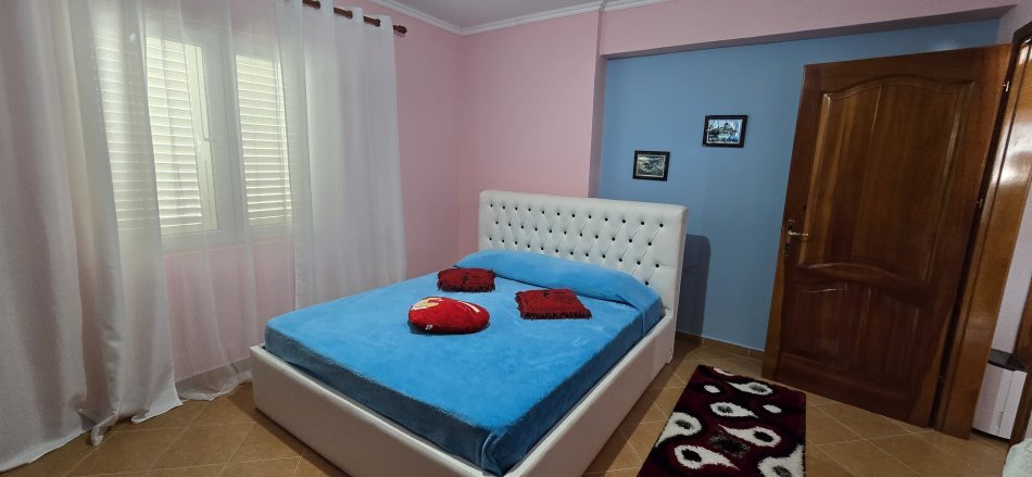 Tirane, jap me qera apartament duplex 3+1+Ballkon Kati 1, 100 m² 700 € (Selite)
