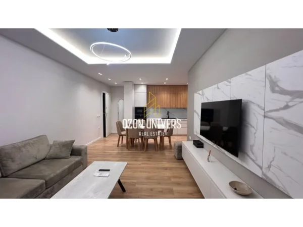 Tirane, jepet me qera apartament 2+1+Ballkon Kati 3, 95 m² 750 € (Rruga e Kavajës)