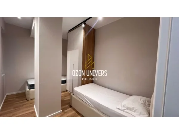 Tirane, jepet me qera apartament 2+1+Ballkon Kati 3, 95 m² 750 € (Rruga e Kavajës)