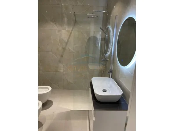 Tirane, jepet me qera apartament 1+1 Kati 1, 1.000 € (Tiran)