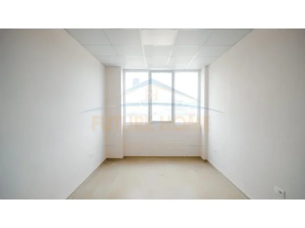 Qera, Kapanon, Autostrada Tiranë-Durrës.