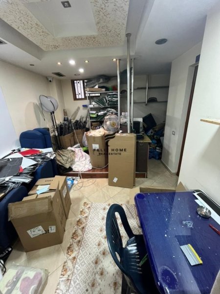 Tirane, jepet me qera dyqan Kati 0, 70 m² 350 € (5 MAJI)