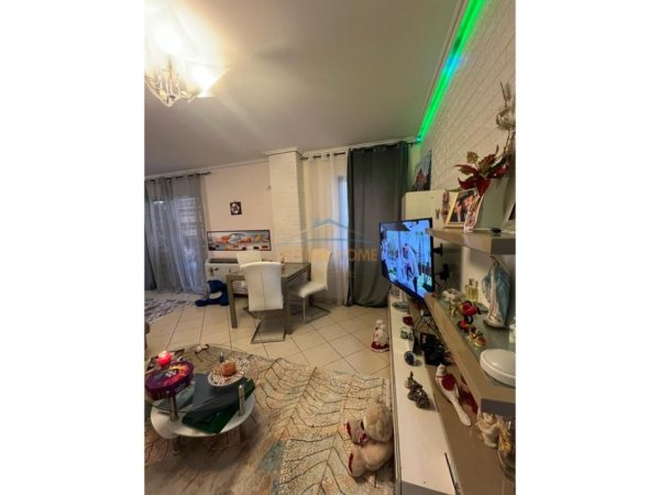 Tirane, shitet apartament 2+1+Ballkon Kati 3, 116 m² 275.000 € (Kopshti Zoologjik, prane Pavarotti.)