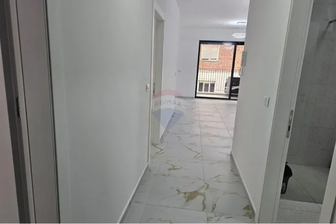 Tirane, jepet me qera 2+1+Aneks+Ballkon , 101 m² 800 € (Tregu Elektrik)