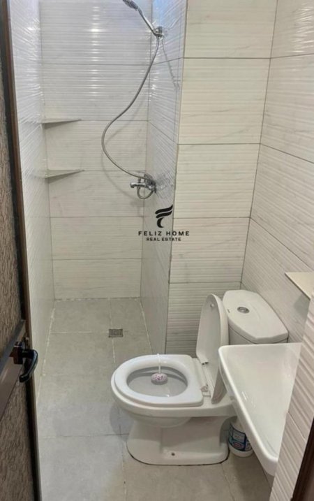 Tirane, jepet me qera apartament 2+1+Ballkon Kati 1, 70 m² 370 € (5 MAJI)