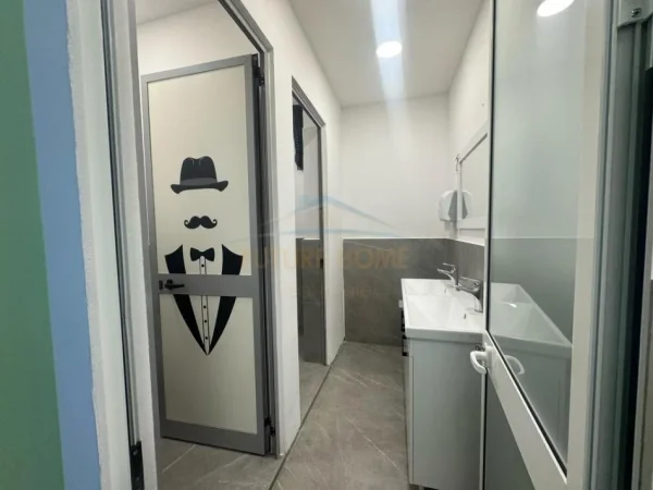 Tirane, jepet me qera ambjent biznesi Kati 0, 204 m² 3.200 € (Siri Kodra, Tiranë)