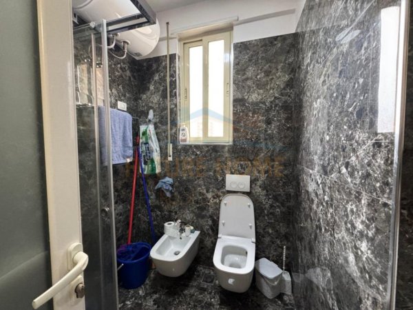 Tirane, shitet apartament 1+1+Ballkon Kati 4, 75 m² 187.500 € (Observatori, Rruga e Dibrës)