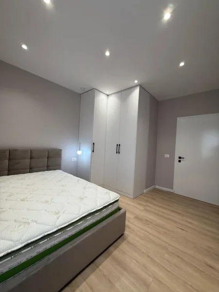 Tirane, jepet me qera apartament 1+1+Ballkon , 67 m² 450 € (Rruga Migjeni ASTIR BAR OXYGEN)