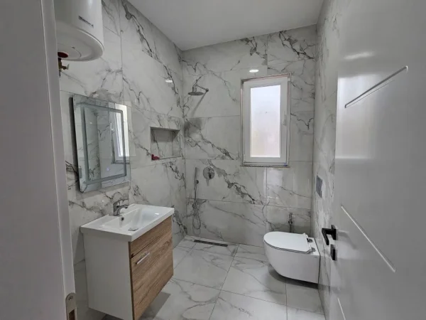 Tirane, ankand apartament 2+1+Ballkon Kati 1, 90 m² (Filip shiroka)