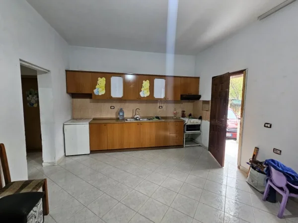 Tirane, jepet me qera apartament 1+1 Kati 1, 70 m² 300 € (Teodor Keko)