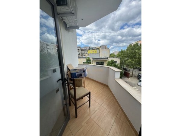 Tirane, jepet me qera apartament 2+1+Ballkon Kati 3, 109 m² 600 € (DON BOSKO)