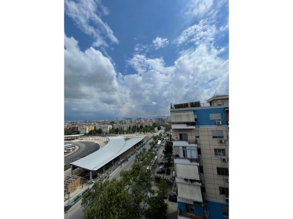 Tirane, jepet me qera apartament 2+1+Ballkon Kati 9, 81 m² 450 € (KTHESA E KAMZES)
