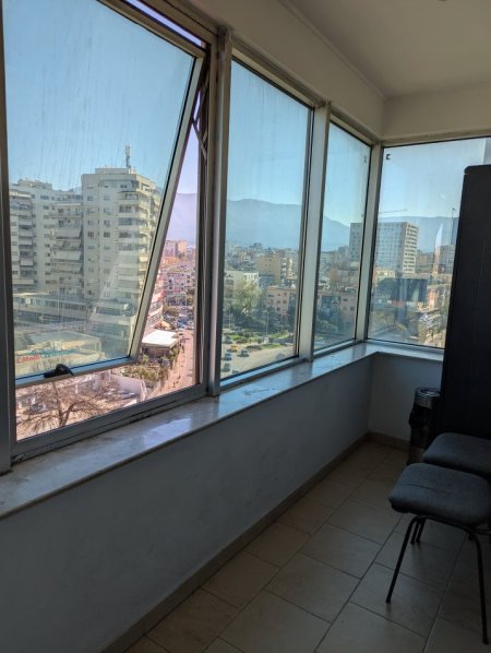 Tirane, jepet me qera zyre Kati 6, 116 m² 700 € (Zogu i Zi)