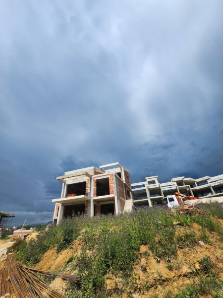 Tirane, shes apartament duplex Dublex Kati 2, 342.150 € (Farke e Vogel)