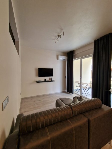 Tirane, jepet me qera apartament 1+1+Ballkon Kati 3, 60 m² 600 € (Kopshti Zoologjik)