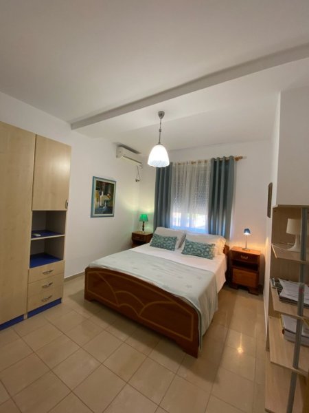 Qera, Apartament 2+1, Blloku, Tirana - 800€ | 90 m²