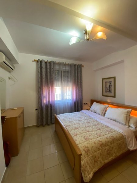 Qera, Apartament 2+1, Blloku, Tirana - 800€ | 90 m²