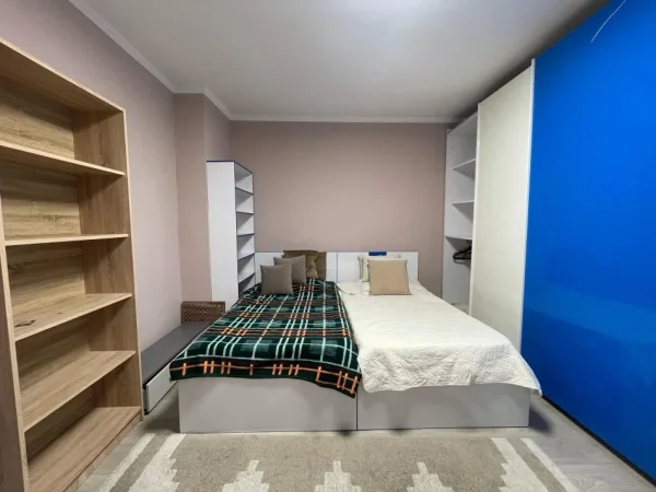 Tirane, jepet me qera apartament 2+1 Kati 8, 95 m² 700 € 