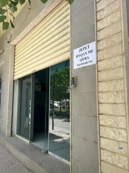 Vlore, jepet me qera dyqan Kati 0, 60 m² 350 € (Rr. Dhimiter Konomi Lungomara,vlore)
