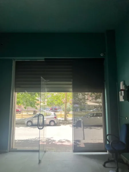 Vlore, jepet me qera dyqan Kati 0, 60 m² 350 € (Rr. Dhimiter Konomi Lungomara,vlore)