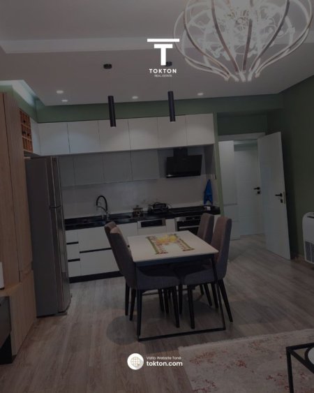 Tirane, jepet me qera apartament 3+1 Kati 2, 120 m² 1.000 € (Selvia, Afër Black Diamond, Tiranë, TT 2032)