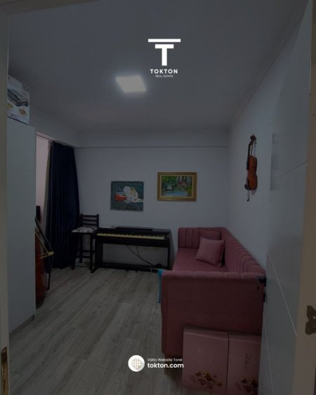 Tirane, jepet me qera apartament 3+1 Kati 2, 120 m² 1.000 € (Selvia, Afër Black Diamond, Tiranë, TT 2032)