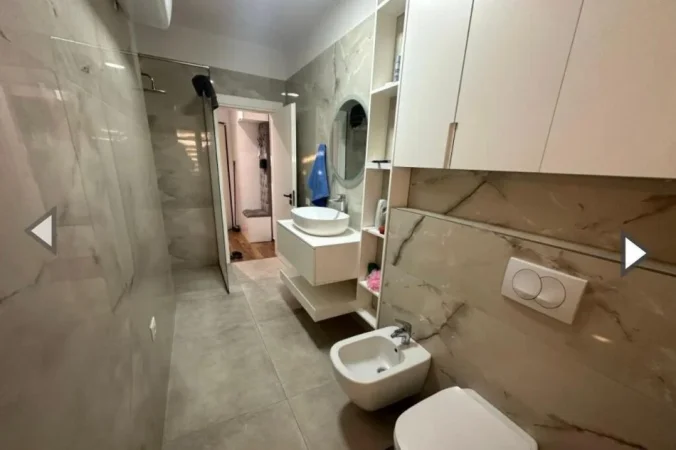 Tirane, jepet me qera apartament 2+1+Ballkon Kati 4, 110 m² 1.000 € (Rruga e Elbasanit)