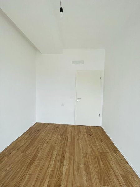 Tirane, jepet me qera ambjent biznesi Kati 9, 120 m² 450 € (rruga jordan misja)