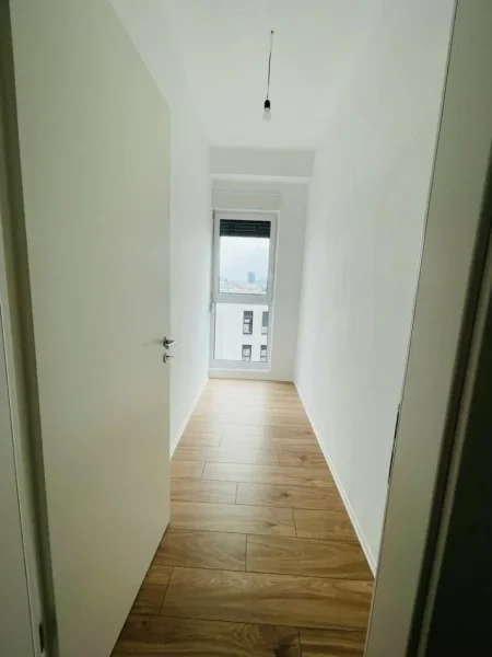Tirane, jepet me qera ambjent biznesi Kati 9, 120 m² 450 € (rruga jordan misja)